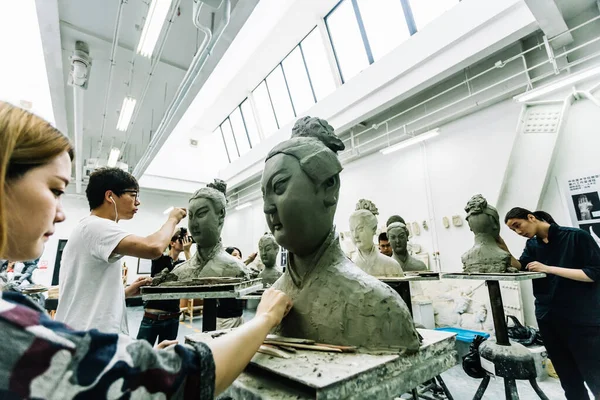 Akademia Sztuki Pekinie Studenci Uczą Się Rzeźby — Zdjęcie stockowe