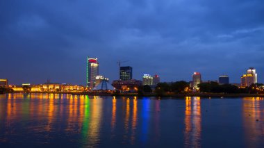 Minsk. Akşam şehir merkezinde..