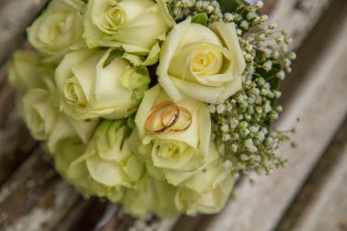 Düğün. Gelin buketi alyans ile. Gelin buketi. 