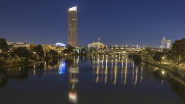 sevill şehir gece manzarası