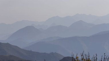 Uzak Fransızca Pyrenees dağlarda