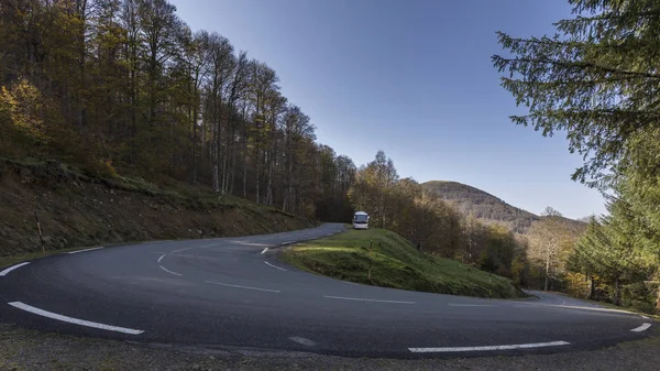 Vägen i franska Pyrenéerna — Stockfoto