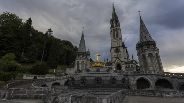 Blick auf das Heiligtum von Lourdes — Stockfoto