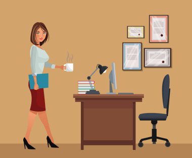 fincan kahve ofis masa sandalye dizüstü lambası kadınla