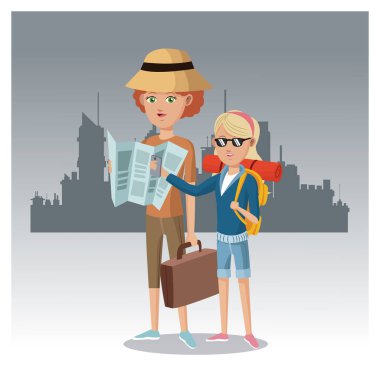 Anne ve kızı ile harita bavul seyahat kentsel arka plan sırt çantası