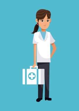 genç kadın doktor ile ilk yardım kiti sağlıklı