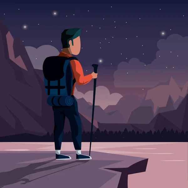 Paisagem noturna colorida de alpinista no topo da montanha —  Vetores de Stock