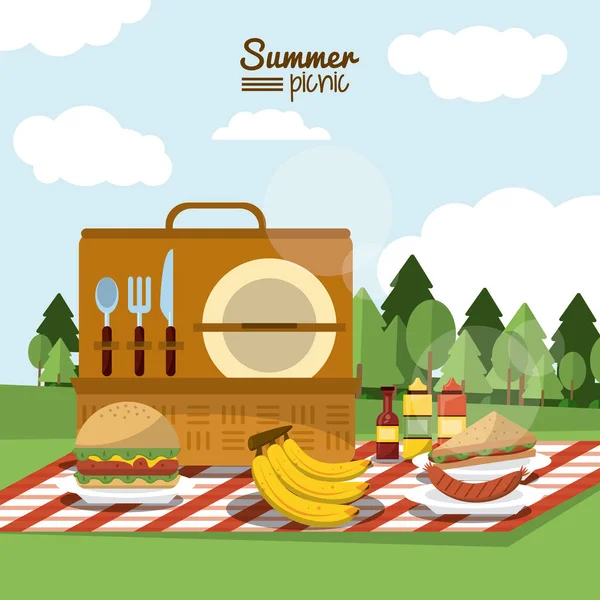 Affiche colorée de pique-nique d'été avec paysage extérieur et panier de pique-nique en nappe avec repas — Image vectorielle
