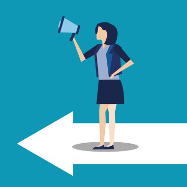 Megafonlu zarif bir iş kadını.