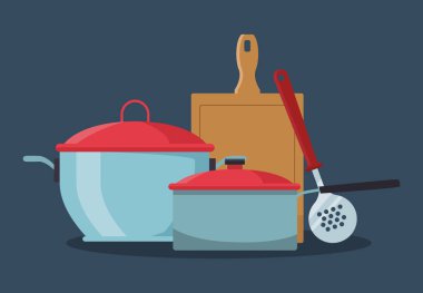 Kesme tahtası ve kaymağıyla mutfak kapları.