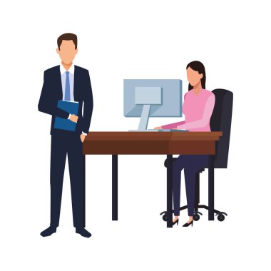 İş adamı ve işkadını ofis koltuğunda oturuyor.
