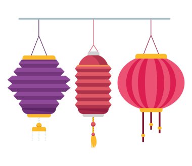 Çin kağıt feneri ışıkları asıyor.