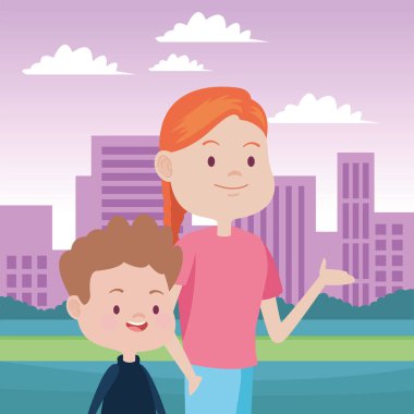 Güzel anne ve oğul şehirde.