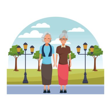 Yaşlı insanlar gülümsüyor ve mutlu çizgi filmler izliyorlar.