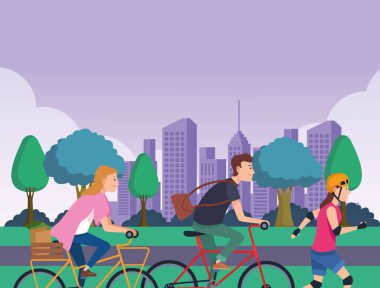 Bisikletli ve patenli insanlar