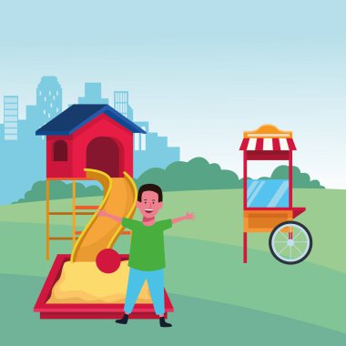 Çocuk bölgesi, top kaydırağı, kum havuzu ve oyun parkı olan mutlu çocuk.