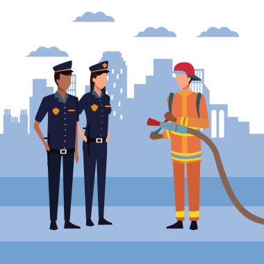 Polis kadın ve itfaiyeci şehir geçmişini araştırıyor.