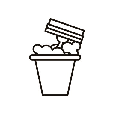 köpük çizgisi biçimindeki plastik kovayı temizleyin