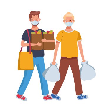 Süpermarkette yüz maskesi takan adamlar