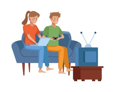 çift dizüstü bilgisayar kullanıyor ve video oyunu oynuyor