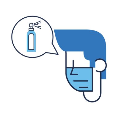 Adam yüz maskesi ve dezenfektan sprey kullanıyor.