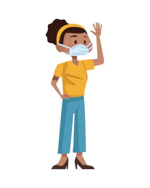 Tıbbi maske takan afro genç bir kadın.