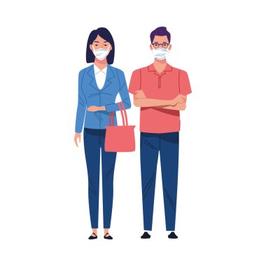 Genç çift tıbbi maske kullanıyor.