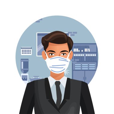 İş adamı çalışıyor ve tıbbi maske takıyor