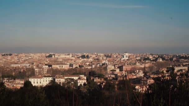 Panorama der antiken stadt rom, italien. Kamera bewegt sich nach rechts. — Stockvideo