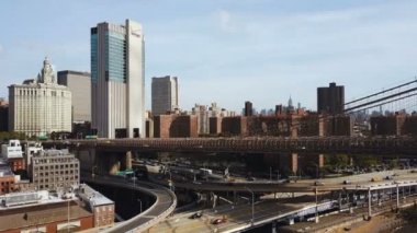 New York, Amerika Hava görünümünü. Manhattan finans bölgesi trafik yolda altında kadar uçan uçak.