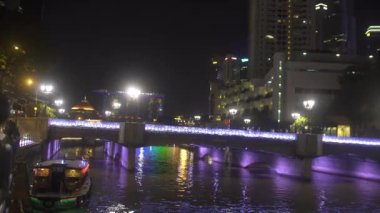 Singapur, 26 Mart 2017: waterfront, gökdelenlerin gece sayısı