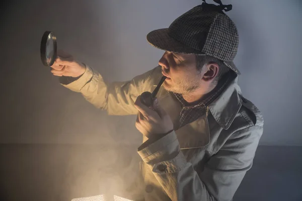Sherlock Holmes Detective Estudio Trabajo Con Lupa Tubería — Foto de Stock