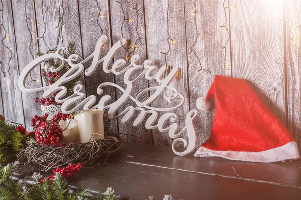 Vrolijke Kersttekst Sneeuw Retro Stijl Een Witte Houten Achtergrond Winter — Stockfoto