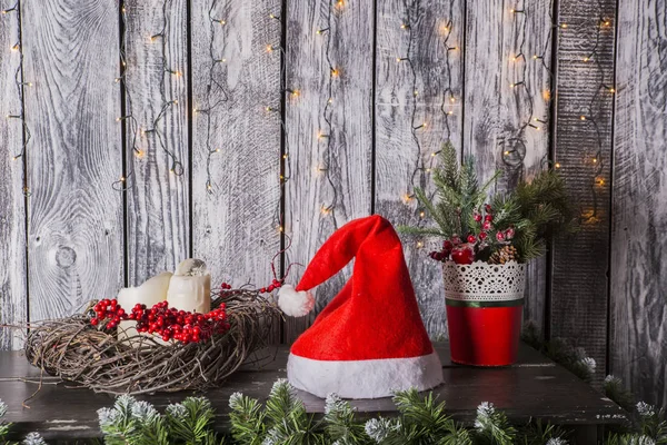 Rama Árbol Navidad Con Nieve Estilo Retro Sobre Fondo Madera — Foto de Stock