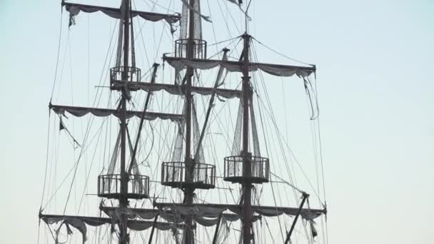 Мачта Древнего Парусного Пиратского Корабля Крупным Планом — стоковое видео