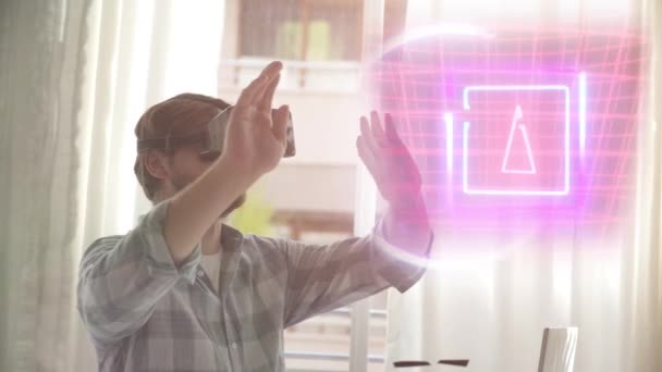 Joven Barbudo Con Gafas Realidad Virtual Interior Moderno Hombre Caucásico — Vídeo de stock