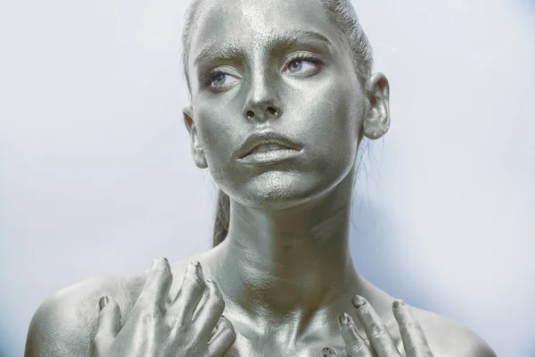 Detail Stříbrný Portrét Ženy Třpytivým Make Upem — Stock fotografie
