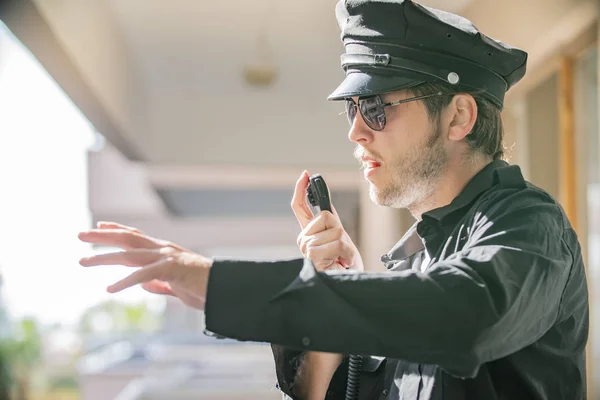 Agenti Polizia Strada Che Ispezionano Indagano Sul Crimine Incidente — Foto Stock