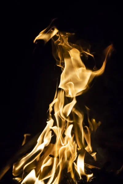 Feuerflammen Auf Schwarzem Hintergrund — Stockfoto