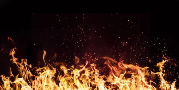 Feuerflammen Auf Schwarzem Hintergrund — Stockfoto