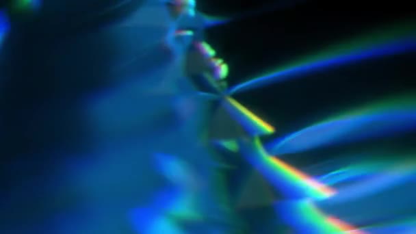 以玻璃和晶体的畸变和眩光形式呈现的动态蓝色背景 3D渲染 — 图库视频影像