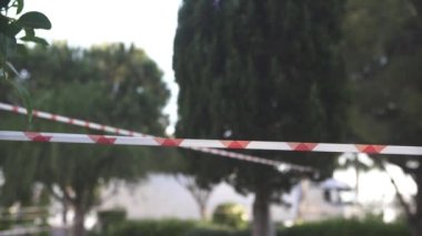 Bariyer bandı, şehirde karantina