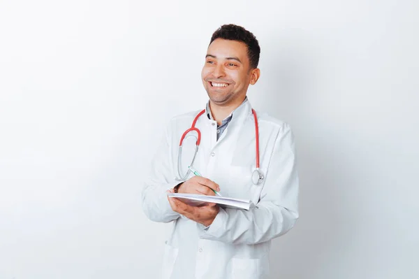 Ritratto di un medico sorridente — Foto Stock