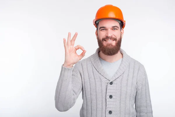 Ingineer, építész vagy építész ember tesz egy jó gesztus, — Stock Fotó