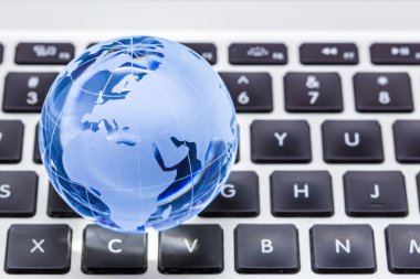 Küresel online iş ve dünya çapında teknoloji kavramı