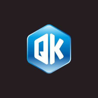 ilk beyaz harflerle qk siyah zemin üzerine mavi üye