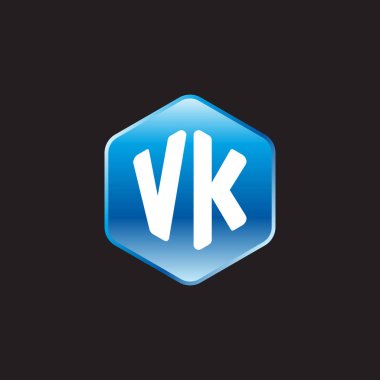 Siyah arkaplanda ilk beyaz harfler vk