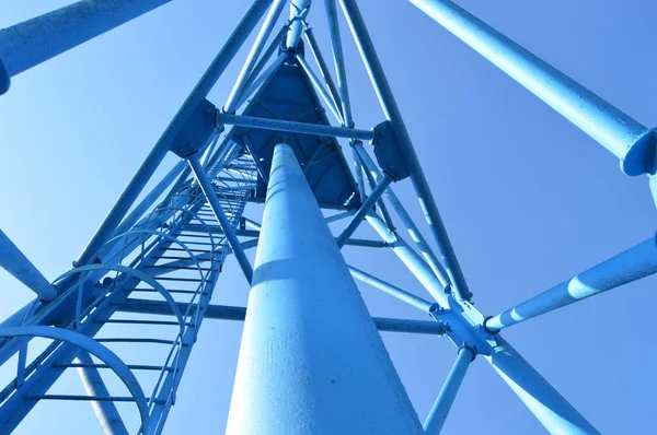 Çerçeve içinde çelik baca