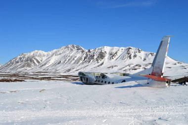 Çukotka dağlarda kırık uçak