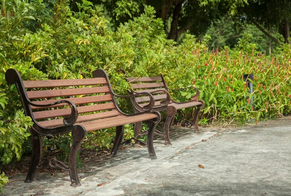 Banco en el parque — Foto de Stock